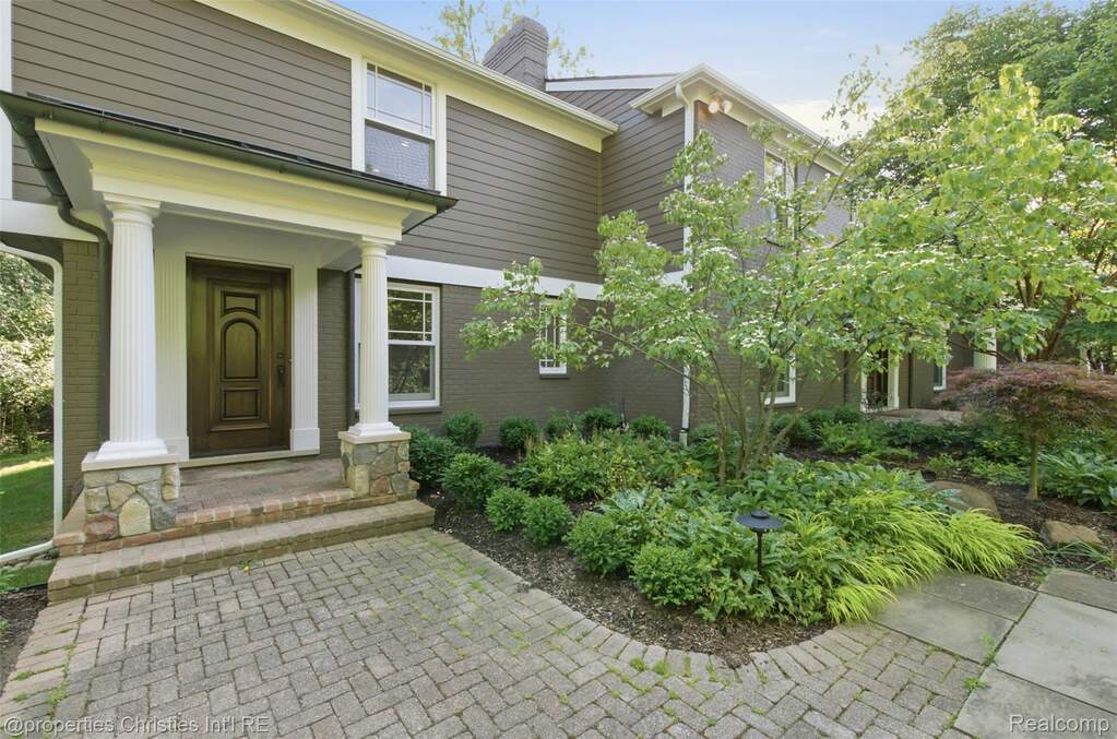 4 Bedroom Single Family Home/House's Image 39