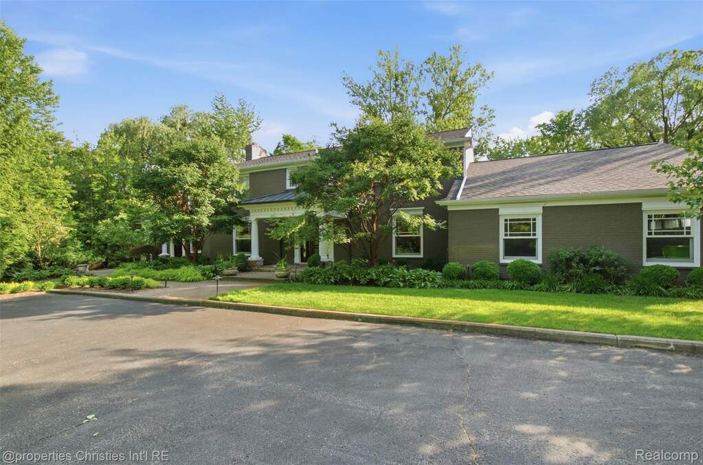 4 Bedroom Single Family Home/House's Image 40