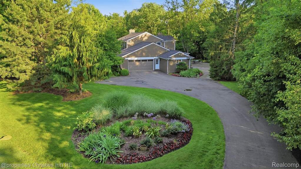 4 Bedroom Single Family Home/House's Image 42