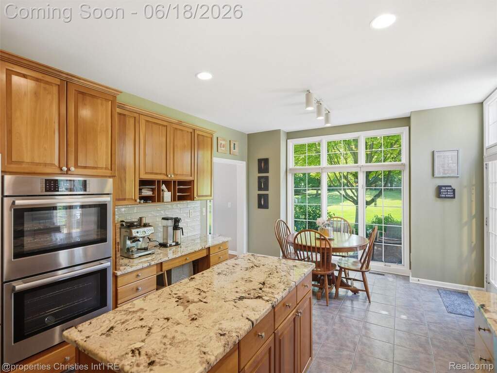 4 Bedroom Single Family Home/House's Image 8