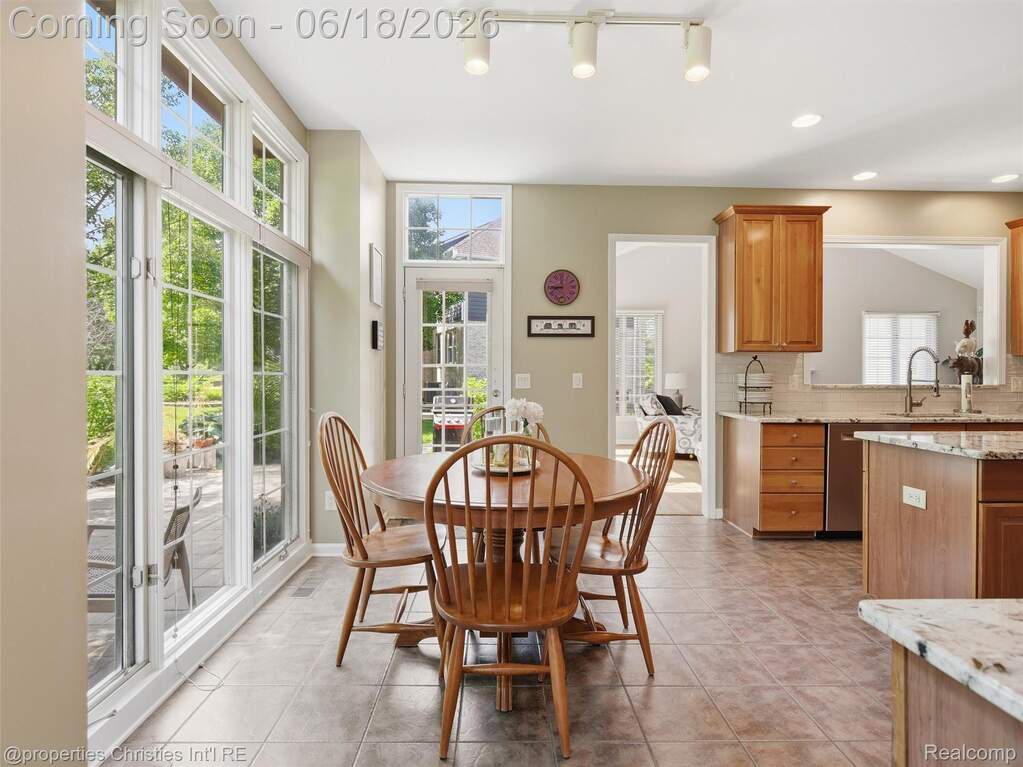 4 Bedroom Single Family Home/House's Image 10