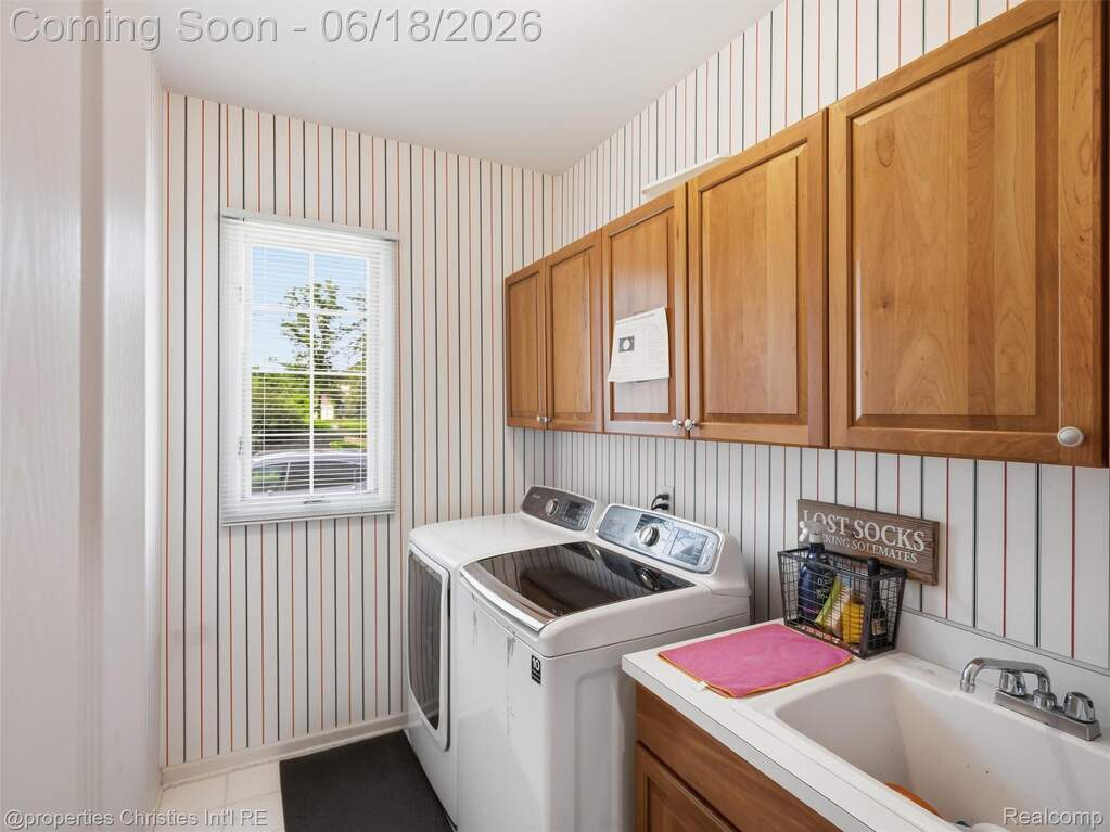 4 Bedroom Single Family Home/House's Image 19