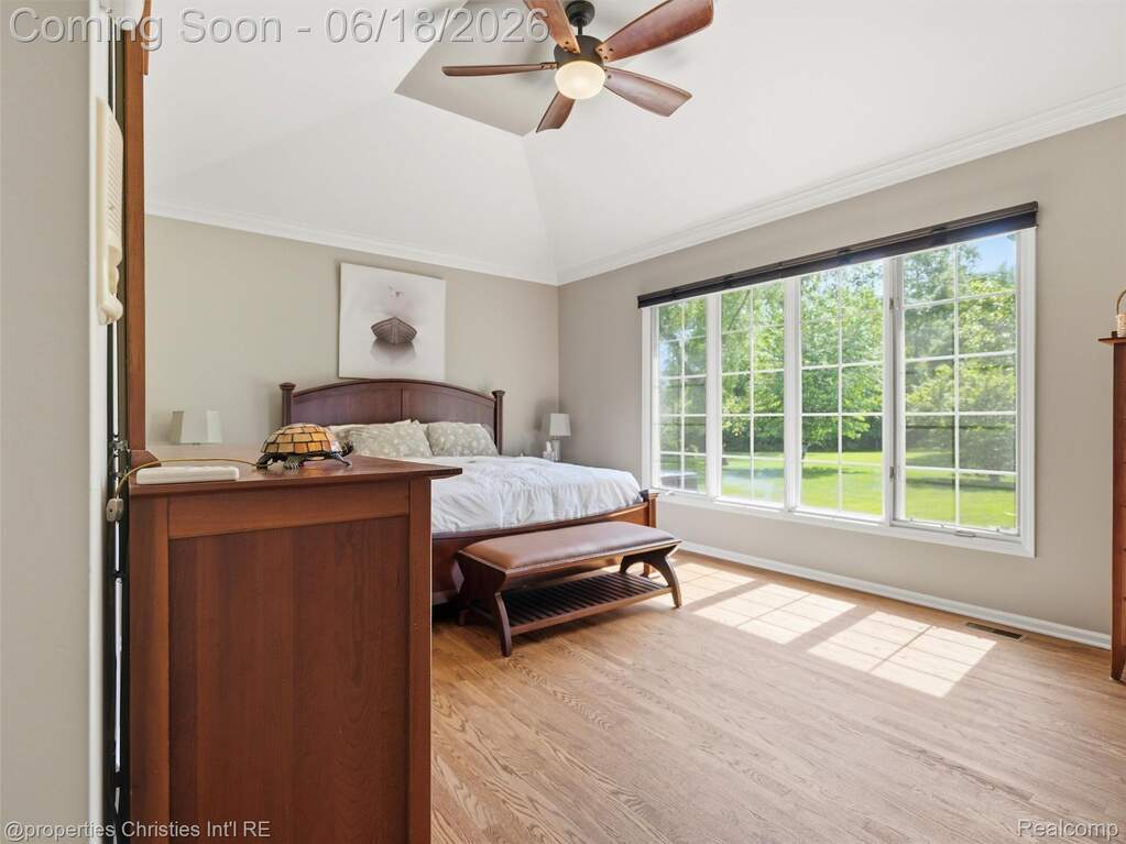 4 Bedroom Single Family Home/House's Image 20