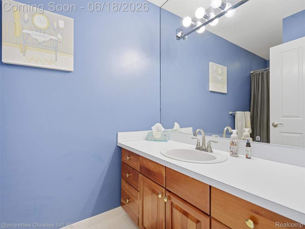 4 Bedroom Single Family Home/House's Image 25