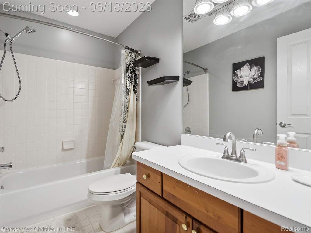 4 Bedroom Single Family Home/House's Image 31