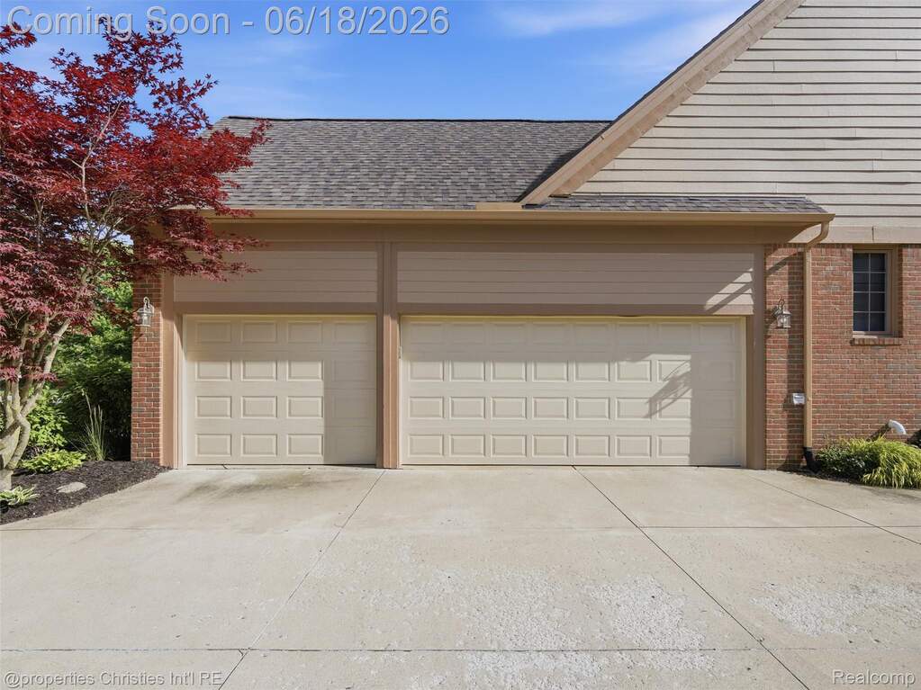 4 Bedroom Single Family Home/House's Image 35