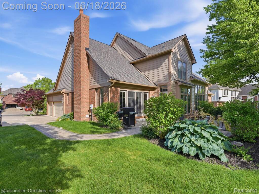 4 Bedroom Single Family Home/House's Image 36
