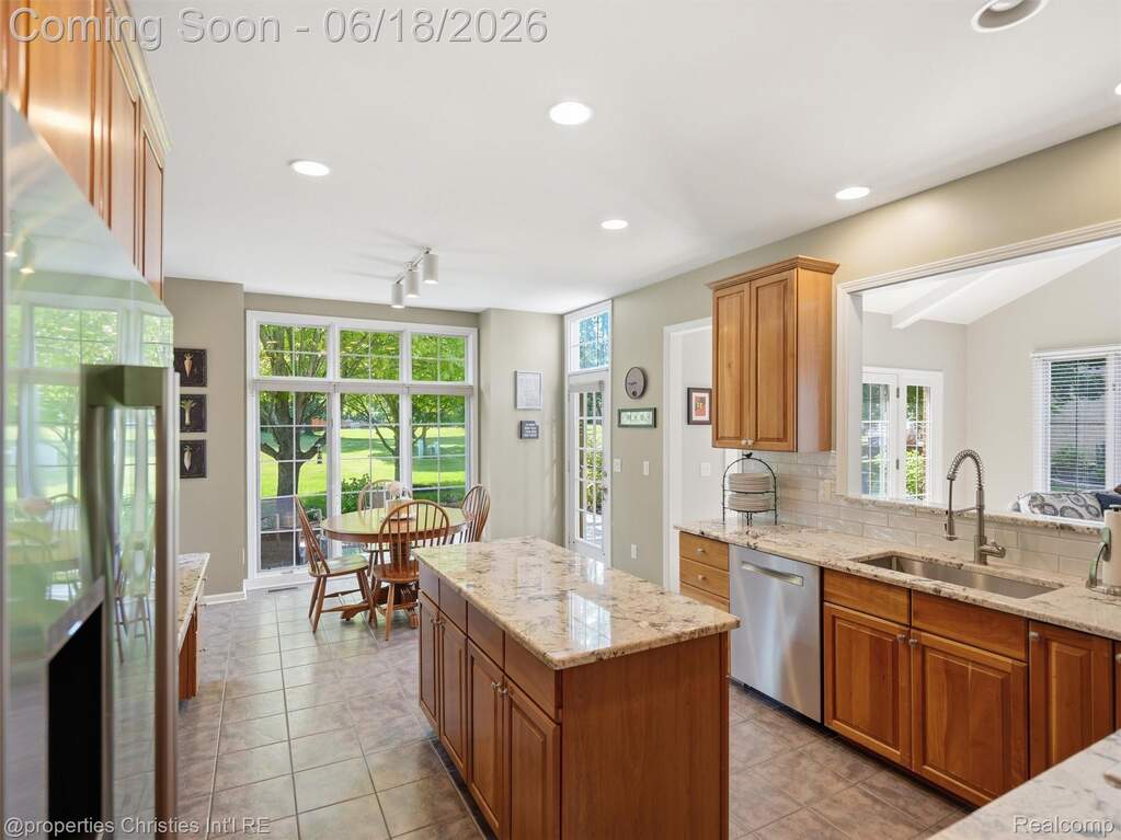 4 Bedroom Single Family Home/House's Image 6