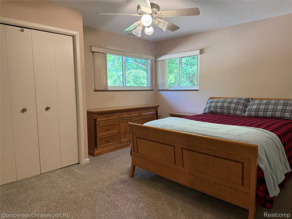 6 Bedroom Single Family Home/House's Image 27