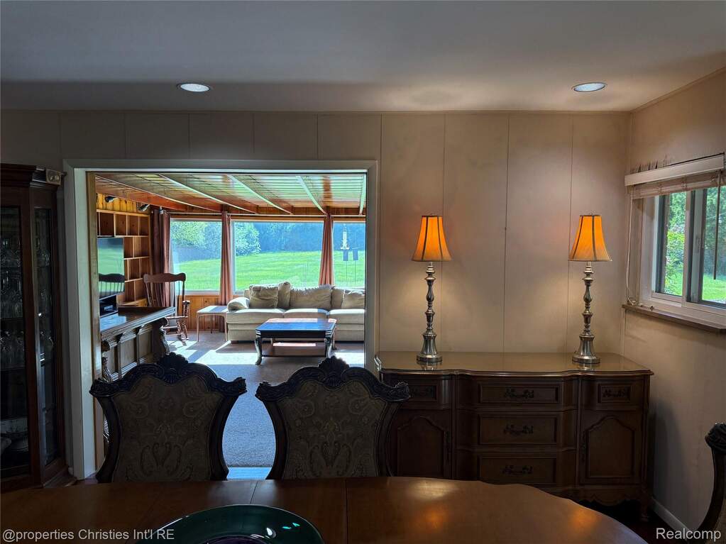 6 Bedroom Single Family Home/House's Image 35