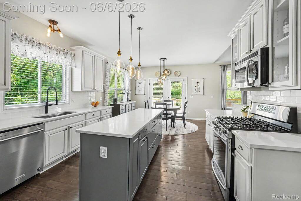 3 Bedroom Single Family Home/House's Image 12