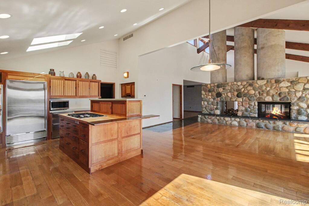 5 Bedroom Single Family Home/House's Image 26