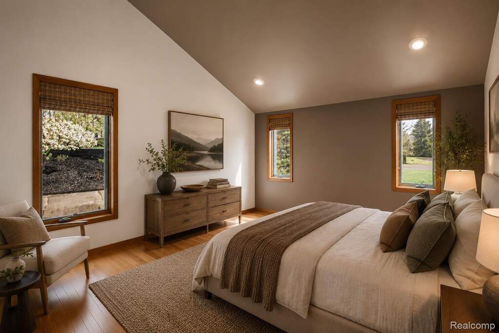 5 Bedroom Single Family Home/House's Image 33