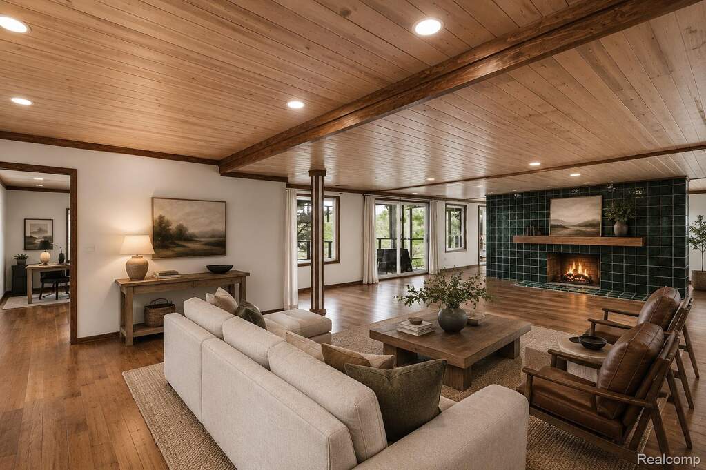 5 Bedroom Single Family Home/House's Image 43
