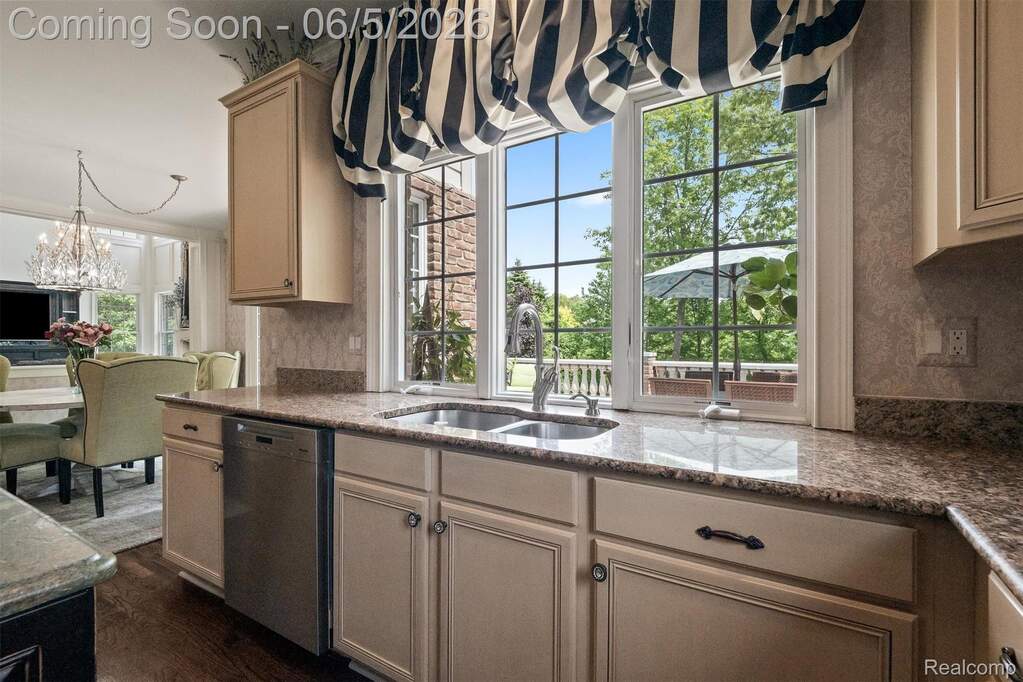 4 Bedroom Single Family Home/House's Image 23