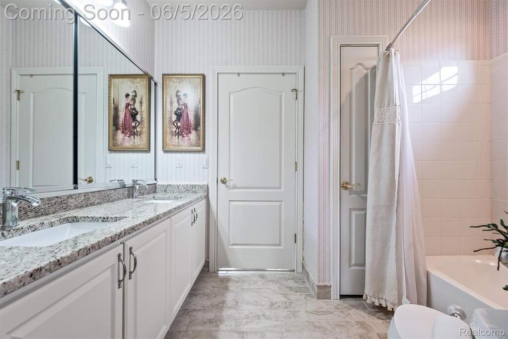 4 Bedroom Single Family Home/House's Image 37