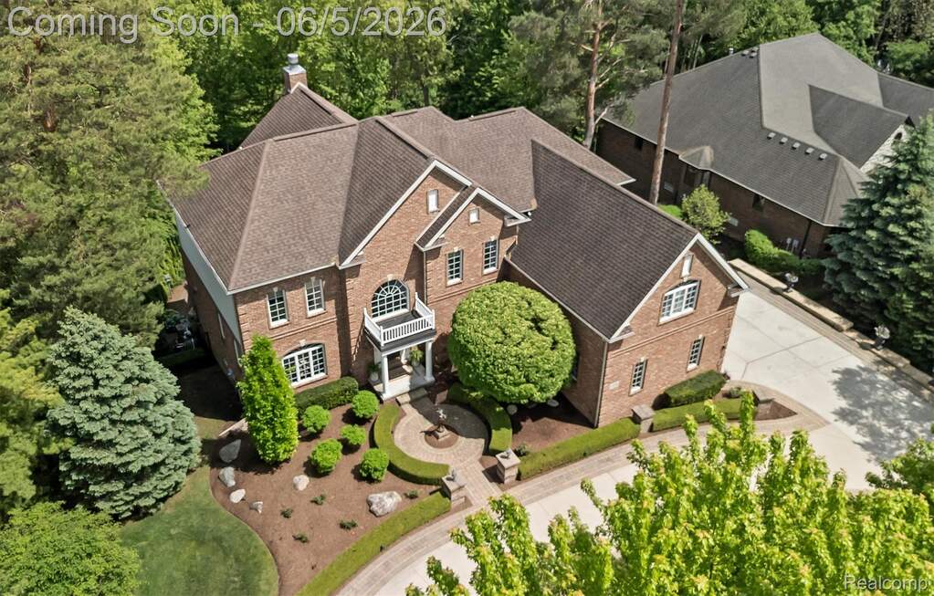 4 Bedroom Single Family Home/House's Image 4