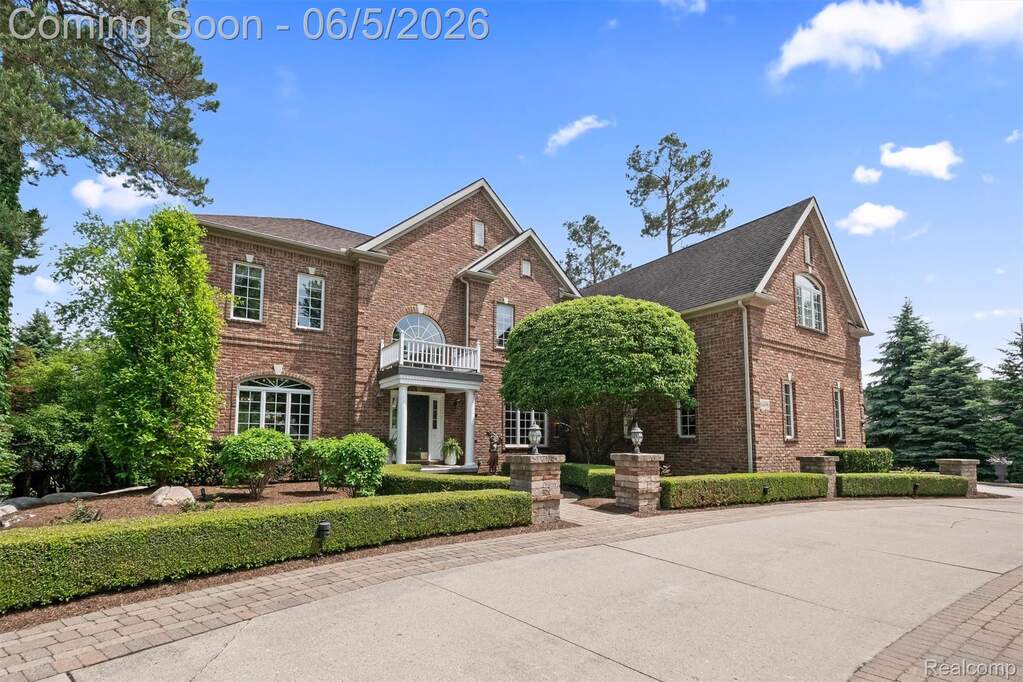 4 Bedroom Single Family Home/House's Image 6