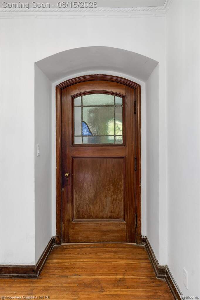 5 Bedroom Single Family Home/House's Image 17