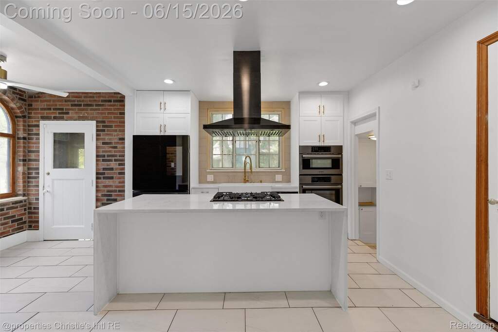 5 Bedroom Single Family Home/House's Image 26