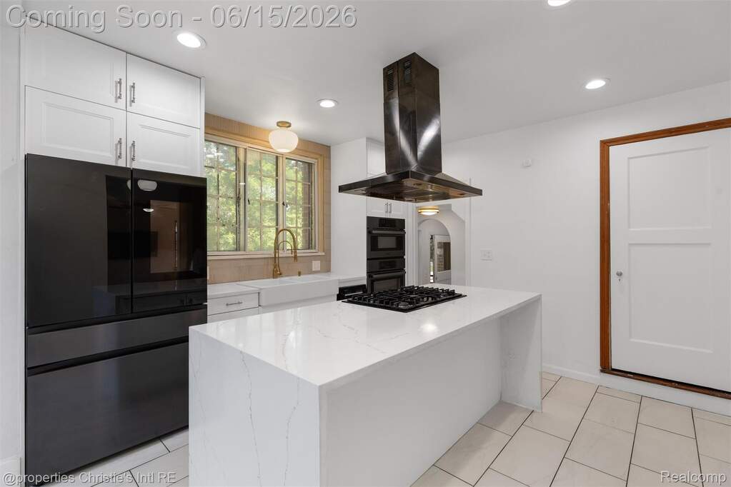 5 Bedroom Single Family Home/House's Image 29
