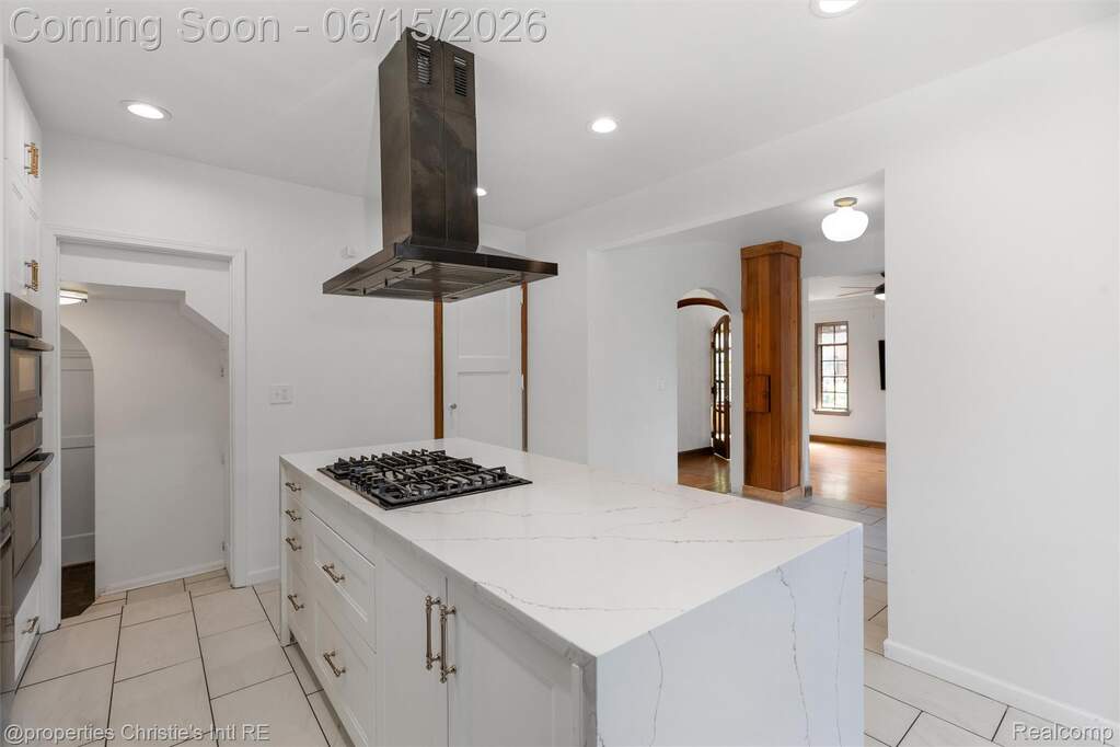 5 Bedroom Single Family Home/House's Image 30