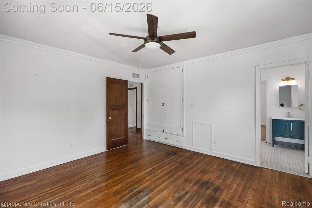 5 Bedroom Single Family Home/House's Image 39