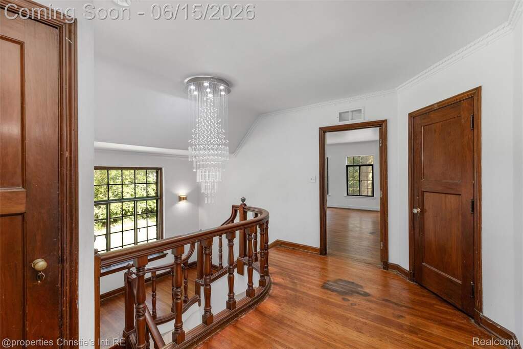 5 Bedroom Single Family Home/House's Image 46
