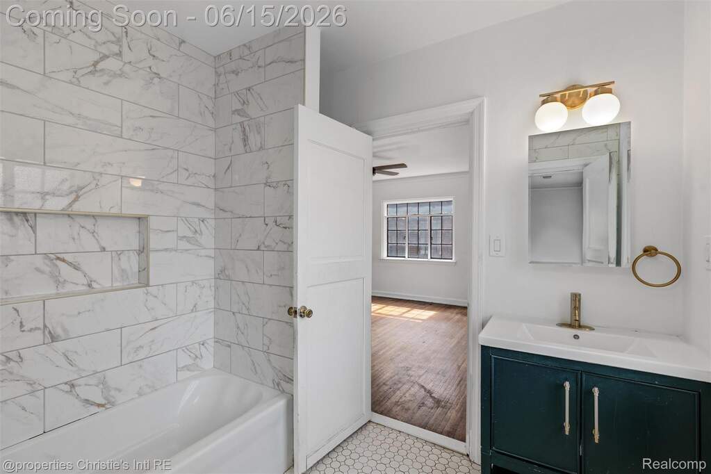 5 Bedroom Single Family Home/House's Image 61