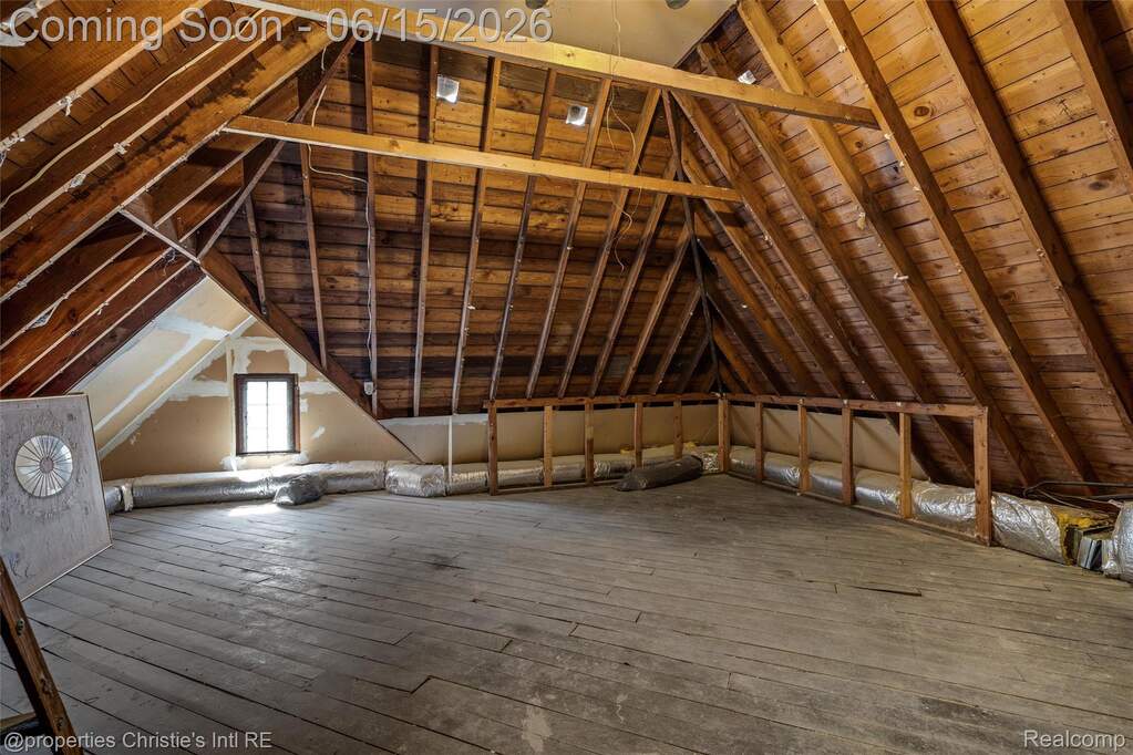 5 Bedroom Single Family Home/House's Image 64