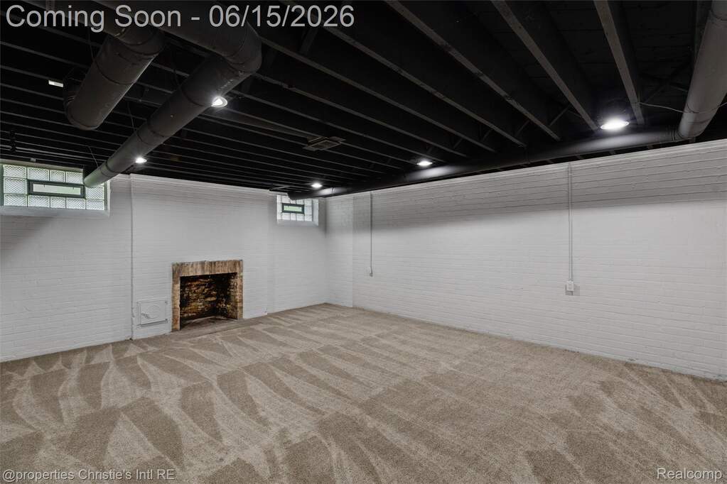 5 Bedroom Single Family Home/House's Image 66