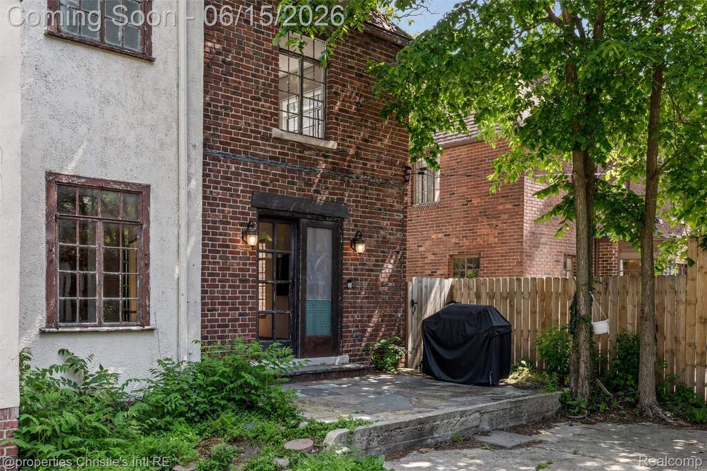 5 Bedroom Single Family Home/House's Image 69