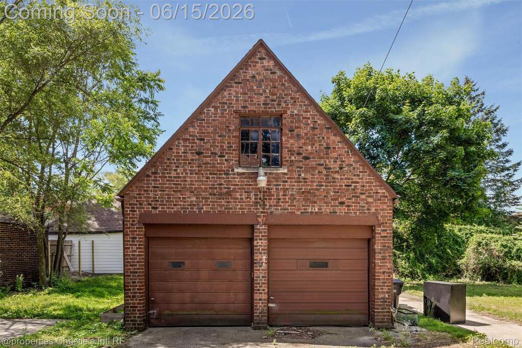 5 Bedroom Single Family Home/House's Image 71
