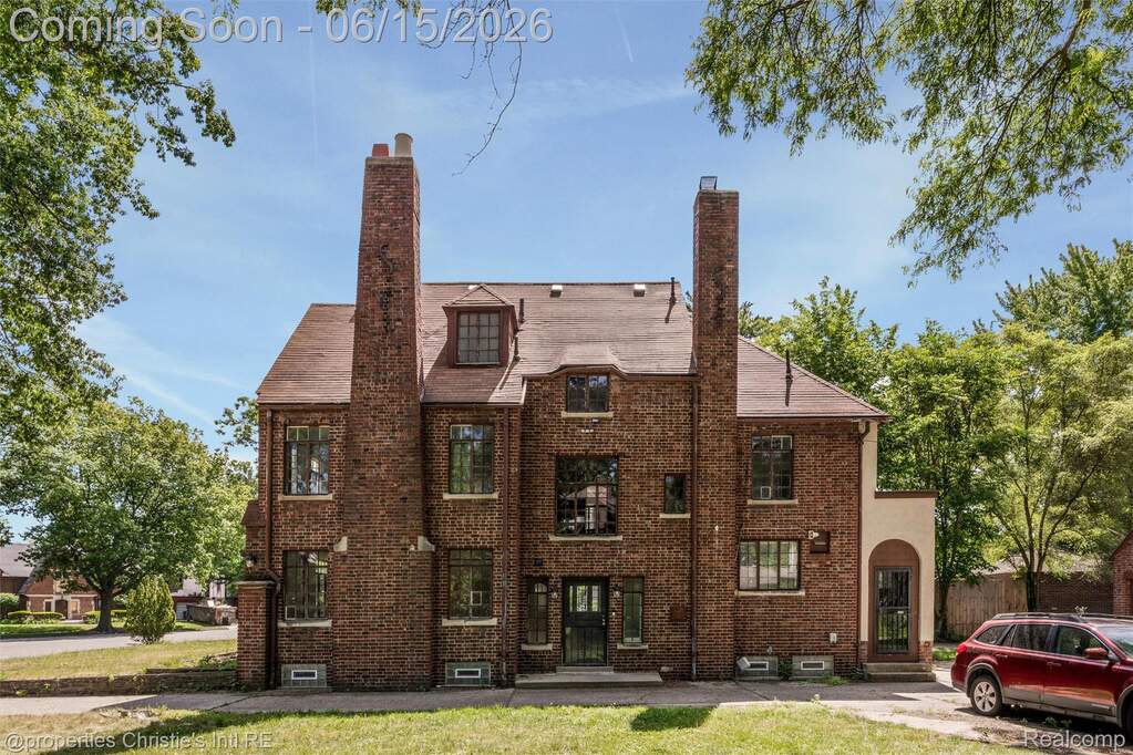 5 Bedroom Single Family Home/House's Image 73