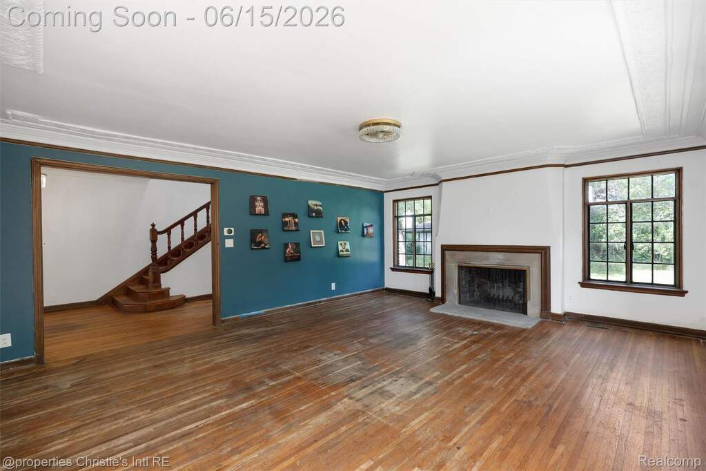 5 Bedroom Single Family Home/House's Image 5
