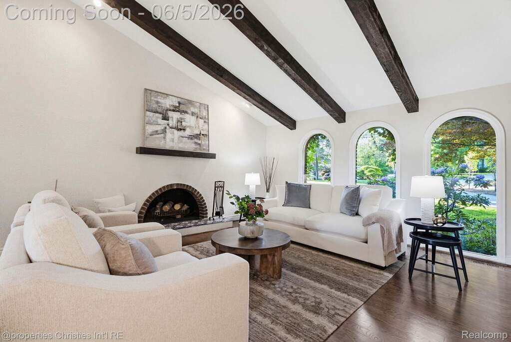 4 Bedroom Single Family Home/House's Image 10