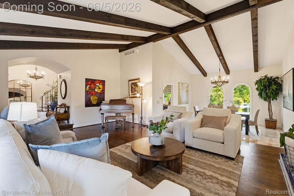 4 Bedroom Single Family Home/House's Image 11