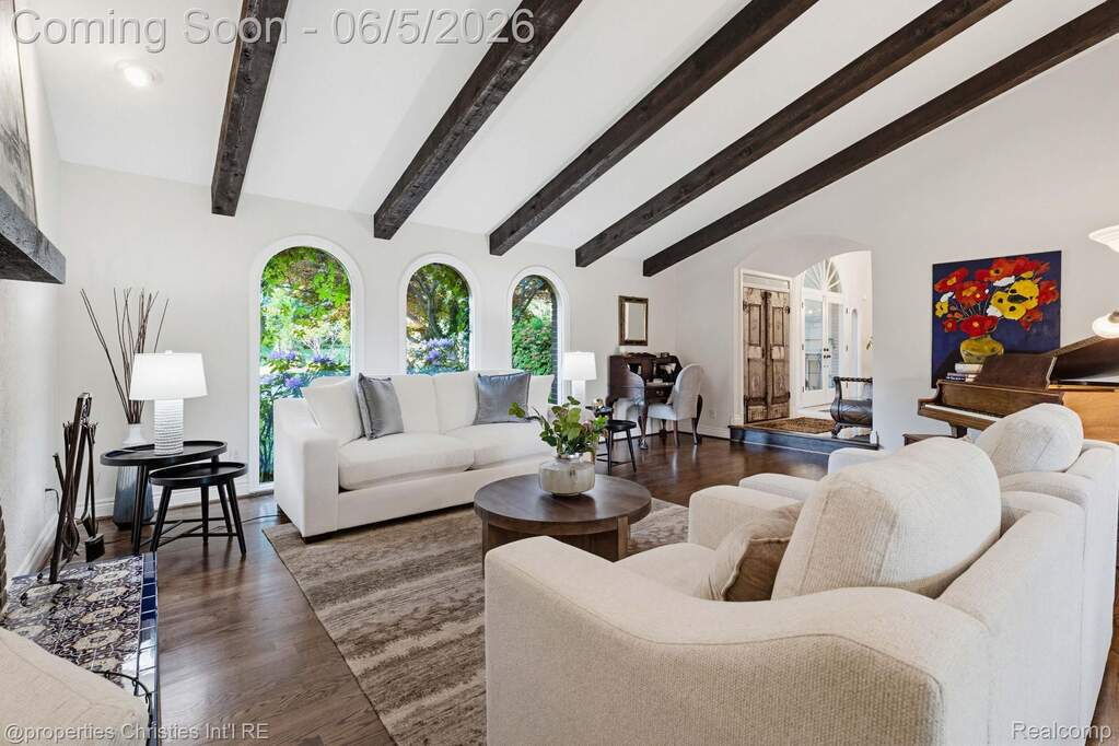 4 Bedroom Single Family Home/House's Image 12