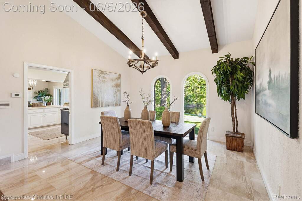 4 Bedroom Single Family Home/House's Image 14