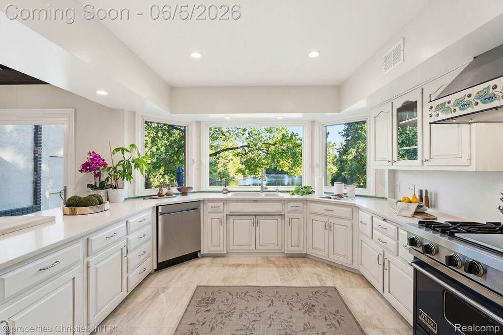 4 Bedroom Single Family Home/House's Image 17