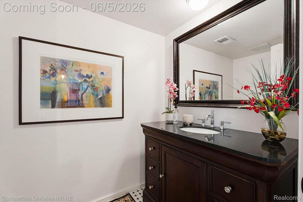 4 Bedroom Single Family Home/House's Image 25