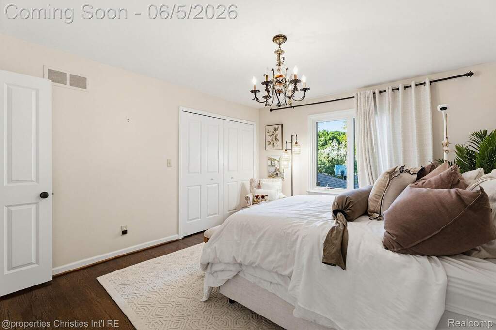 4 Bedroom Single Family Home/House's Image 34