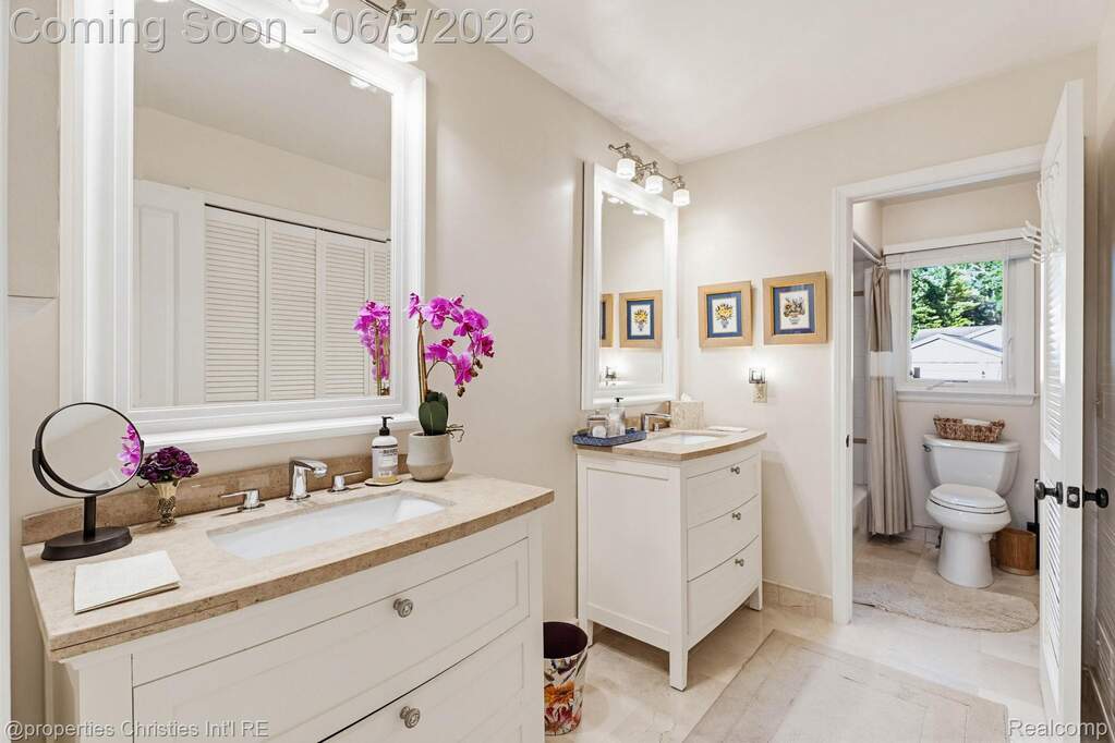 4 Bedroom Single Family Home/House's Image 35