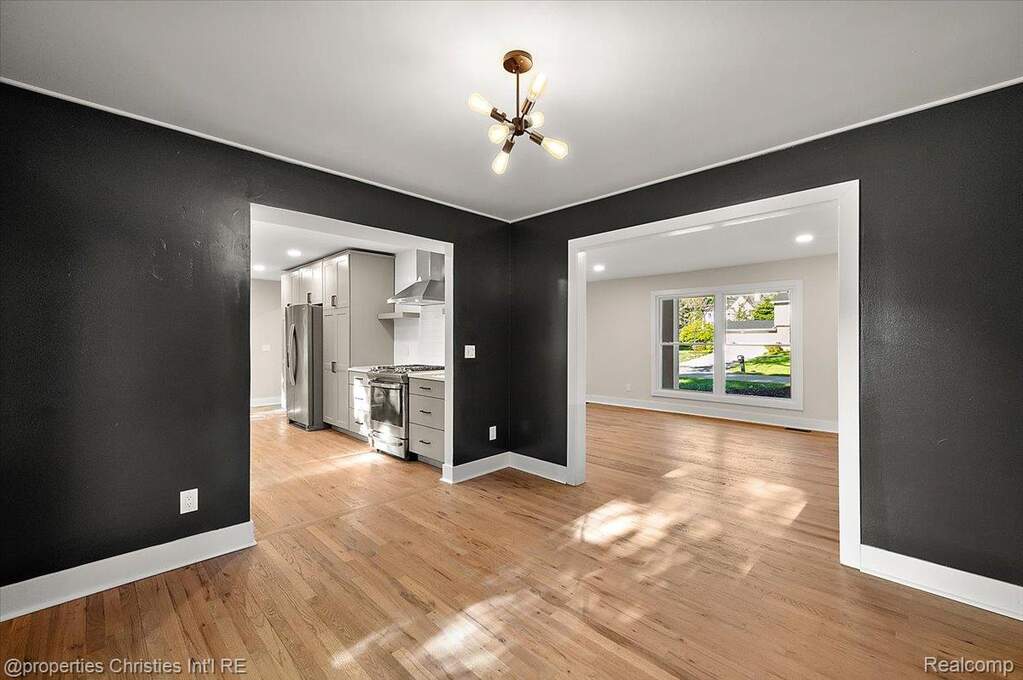 4 Bedroom Single Family Home/House's Image 10