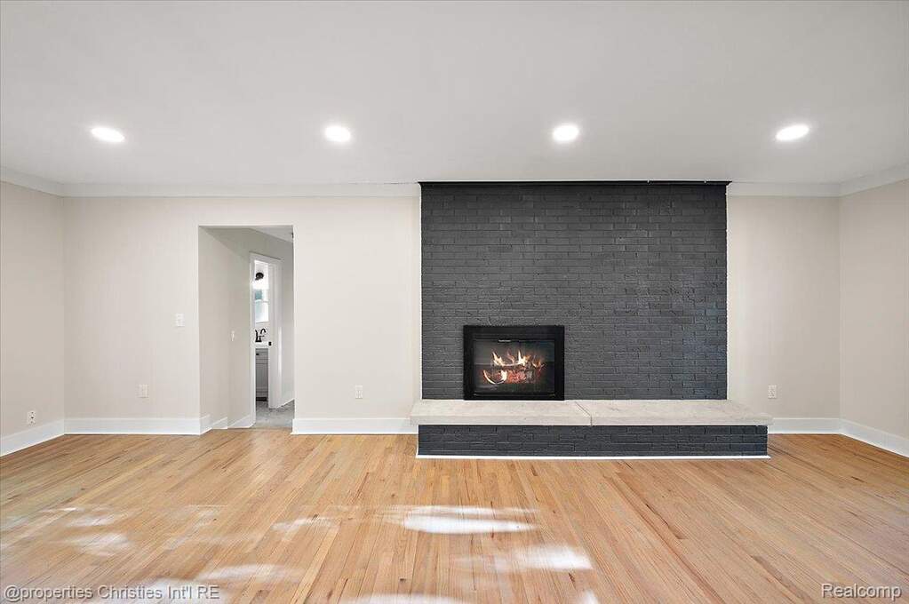 4 Bedroom Single Family Home/House's Image 19