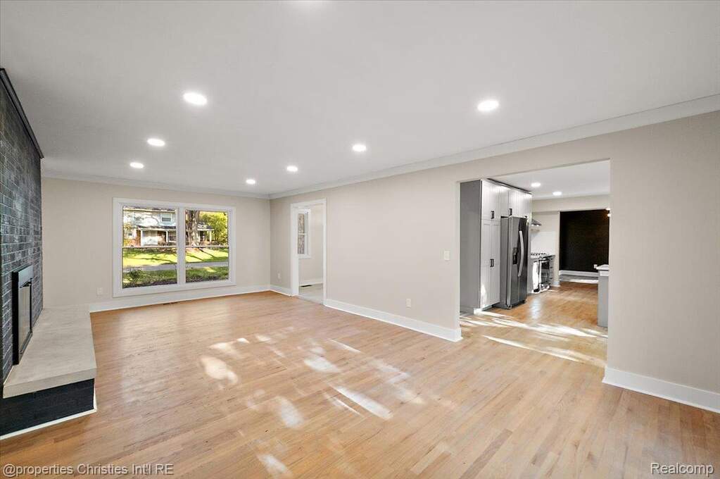 4 Bedroom Single Family Home/House's Image 22