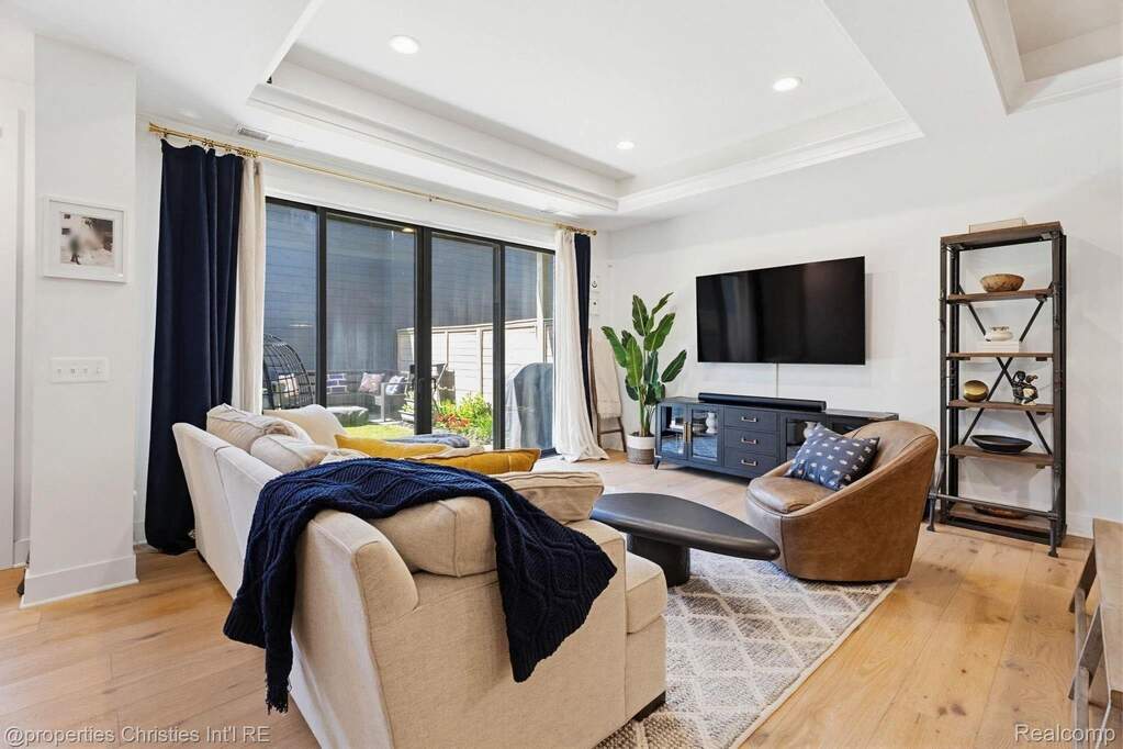3 Bedroom Villa/Townhouse's Image 12