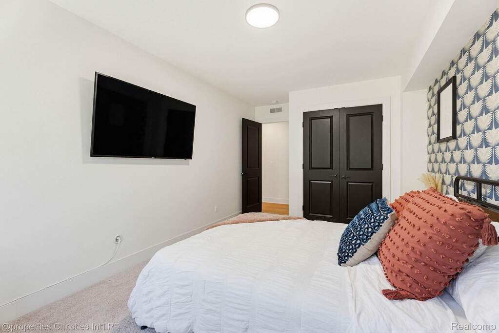 3 Bedroom Villa/Townhouse's Image 21