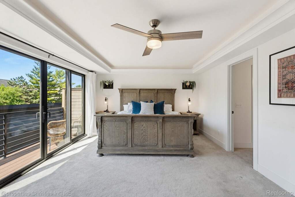 3 Bedroom Villa/Townhouse's Image 24