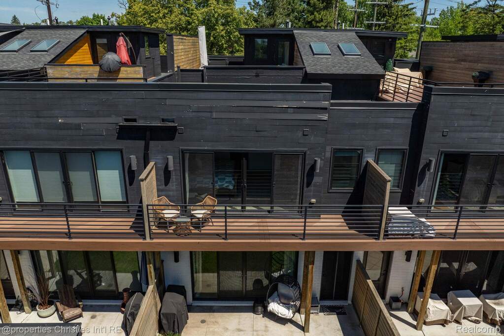 3 Bedroom Villa/Townhouse's Image 38